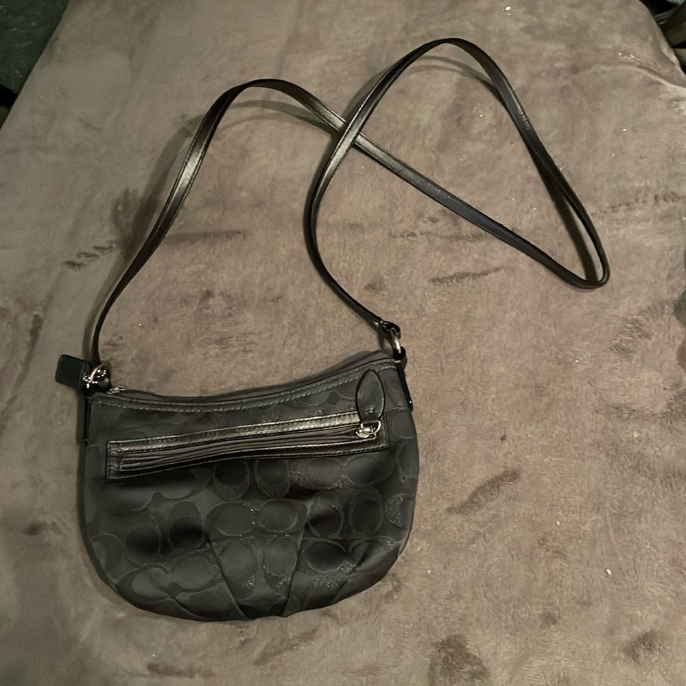 Small crossbody. Silver with plum inside
